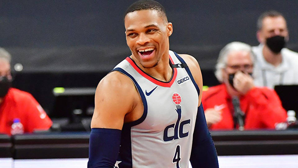 开云体育-出色发挥首场状态出色，利物浦观众沸腾！，阿扎伦卡重返赛场引发球迷热议-开云体育