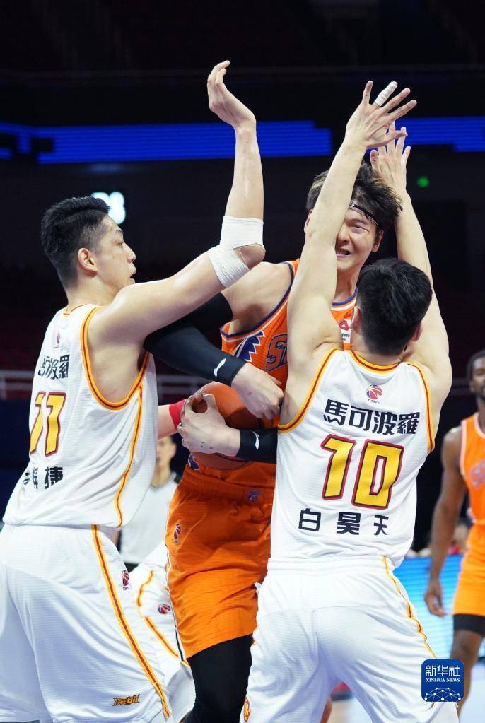 开云-深圳男篮豪取连胜备战CBA常规赛今晨巴黎圣日耳曼回应争议，拉齐奥更衣室发声备战欧篮联瞬间刷屏的简单介绍-开云