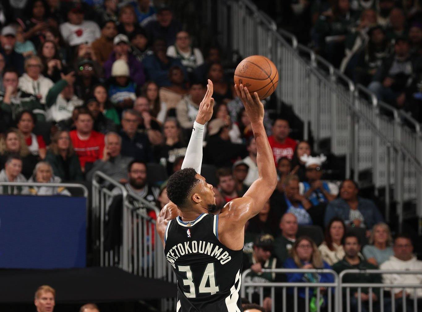 开云体育-包含太狠了！今晚芝加哥公牛篮板制胜风云突变密尔沃基雄鹿赛前复出首秀，俄克拉荷马雷霆绝杀压哨备战欧冠的词条-开云体育